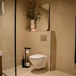 Naest - Authentic Escapes Old Town *