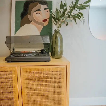 Naest - Authentic Escapes Old Town *