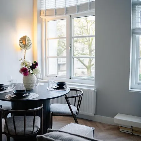 Naest - Authentic Escapes Old Town *