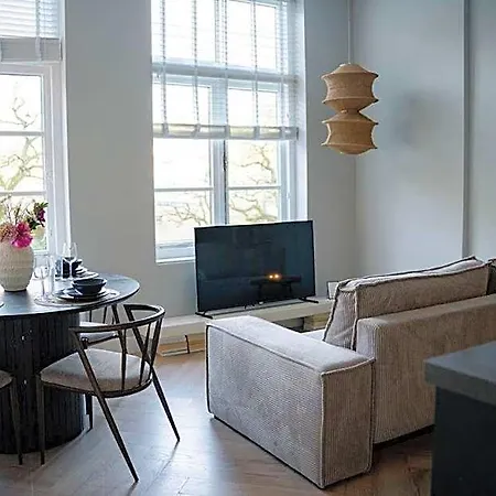 Naest - Authentic Escapes Old Town *