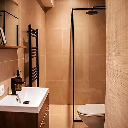 Naest - Authentic Escapes Old Town *