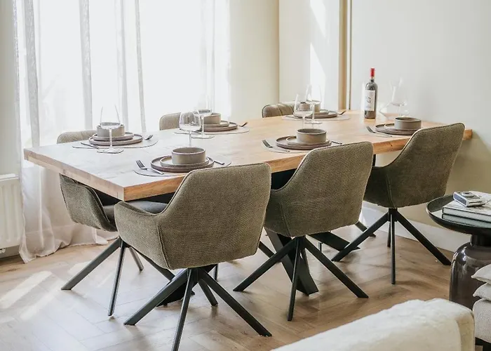 Naest - Authentic Escapes Old Town * نايميخين