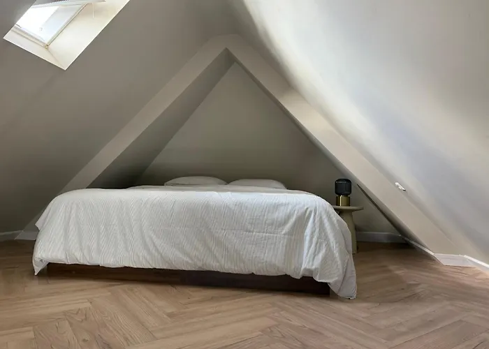 Naest - Authentic Escapes Old Town *