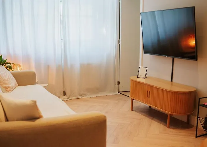 Naest - Authentic Escapes Old Town