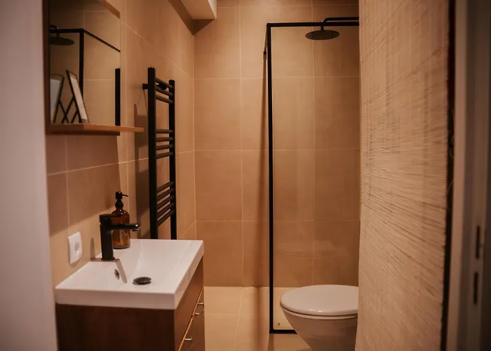 Naest - Authentic Escapes Old Town