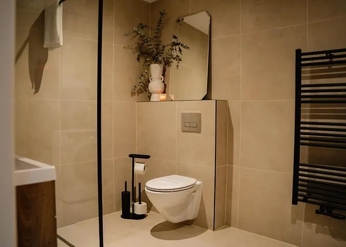 Naest - Authentic Escapes Old Town *