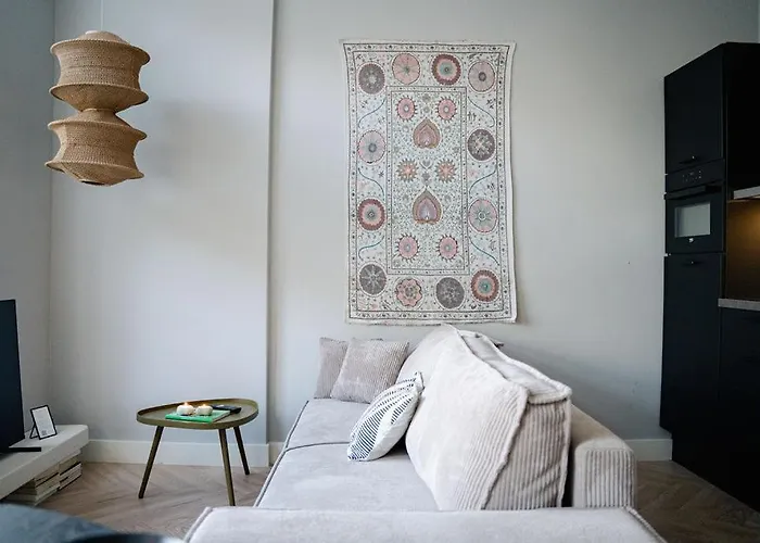 Naest - Authentic Escapes Old Town *