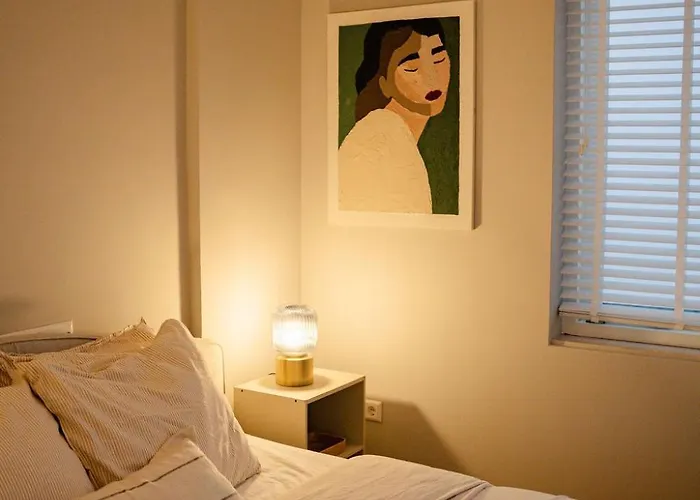 Naest - Authentic Escapes Old Town نايميخين