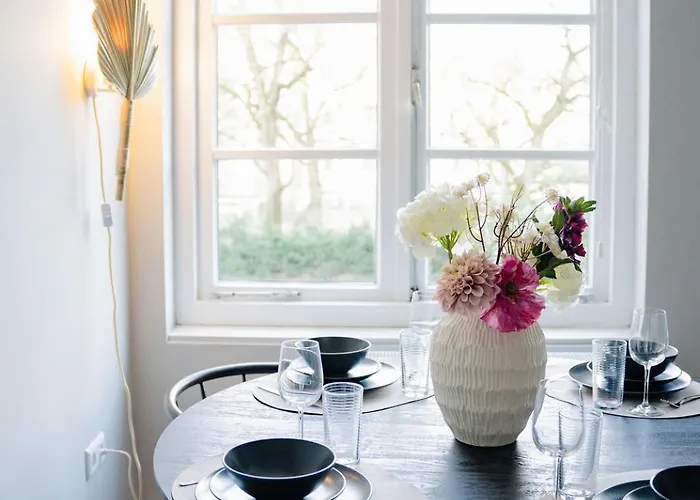 Naest - Authentic Escapes Old Town Apartment