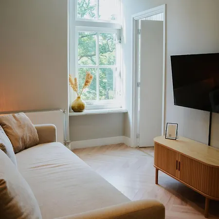 Naest - Authentic Escapes Old Town * 奈梅亨