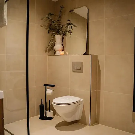 Naest - Authentic Escapes Old Town *