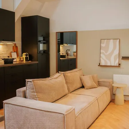 Naest - Authentic Escapes Old Town