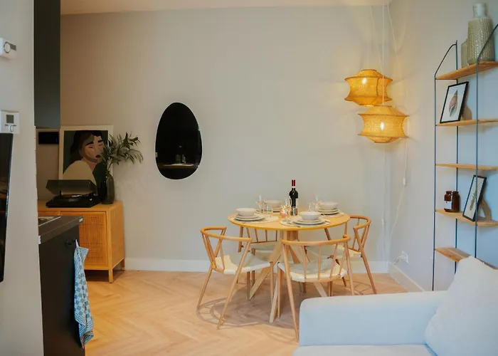 Naest - Authentic Escapes Old Town 奈梅亨