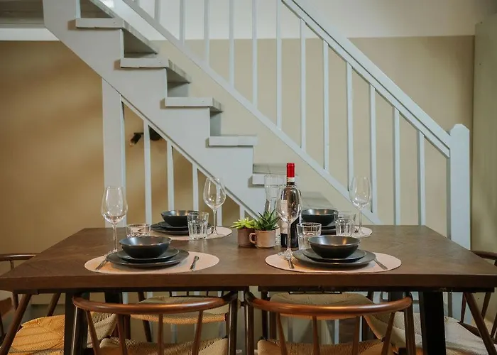 Naest - Authentic Escapes Old Town Апартаменты *